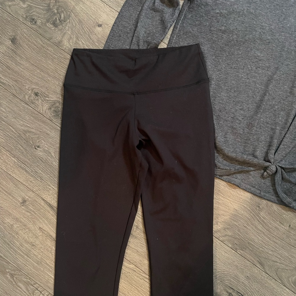 Buttery soft top and legging - Picture 5 of 6